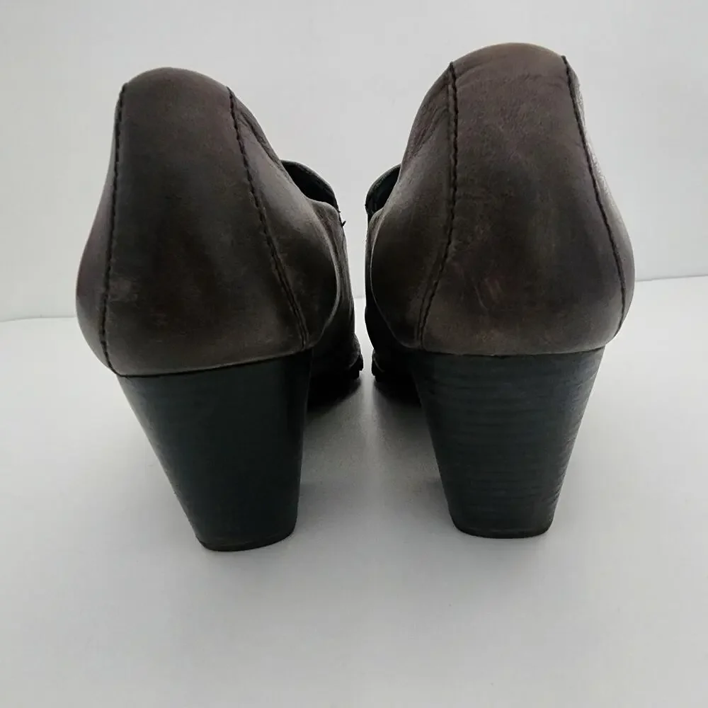 Born Gertrude‎ Ash Taupe Ankle Bootie heeled womens size 9